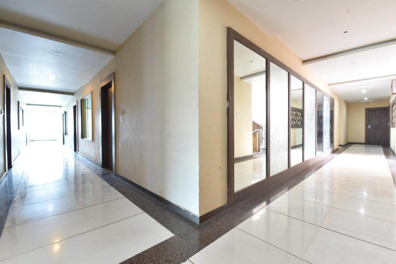 Hotel Lord Krishna Rohera Exterior foto