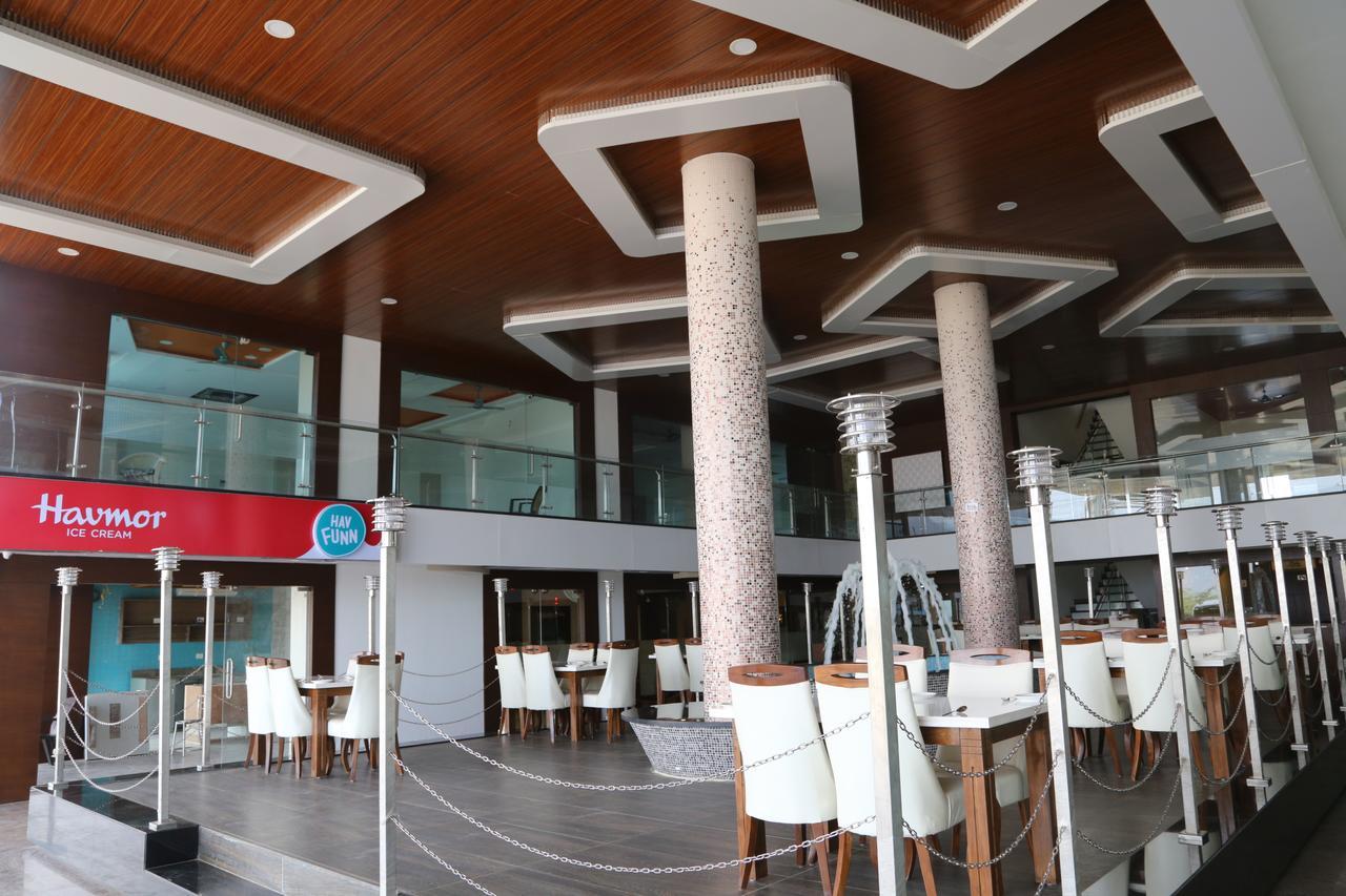 Hotel Lord Krishna Rohera Exterior foto